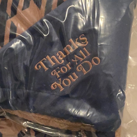 New throw blanket! - Picture 3 of 3